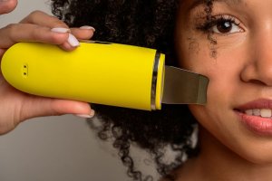 Сам собі косметолог або самонавіювання: чи є користь від домашніх бьюті-гаджетів?